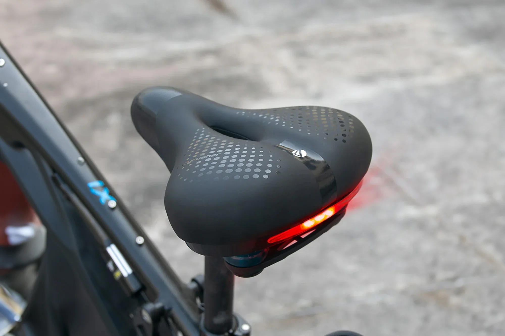 Cyrusher Enhanced Comfort Saddle - Image 3