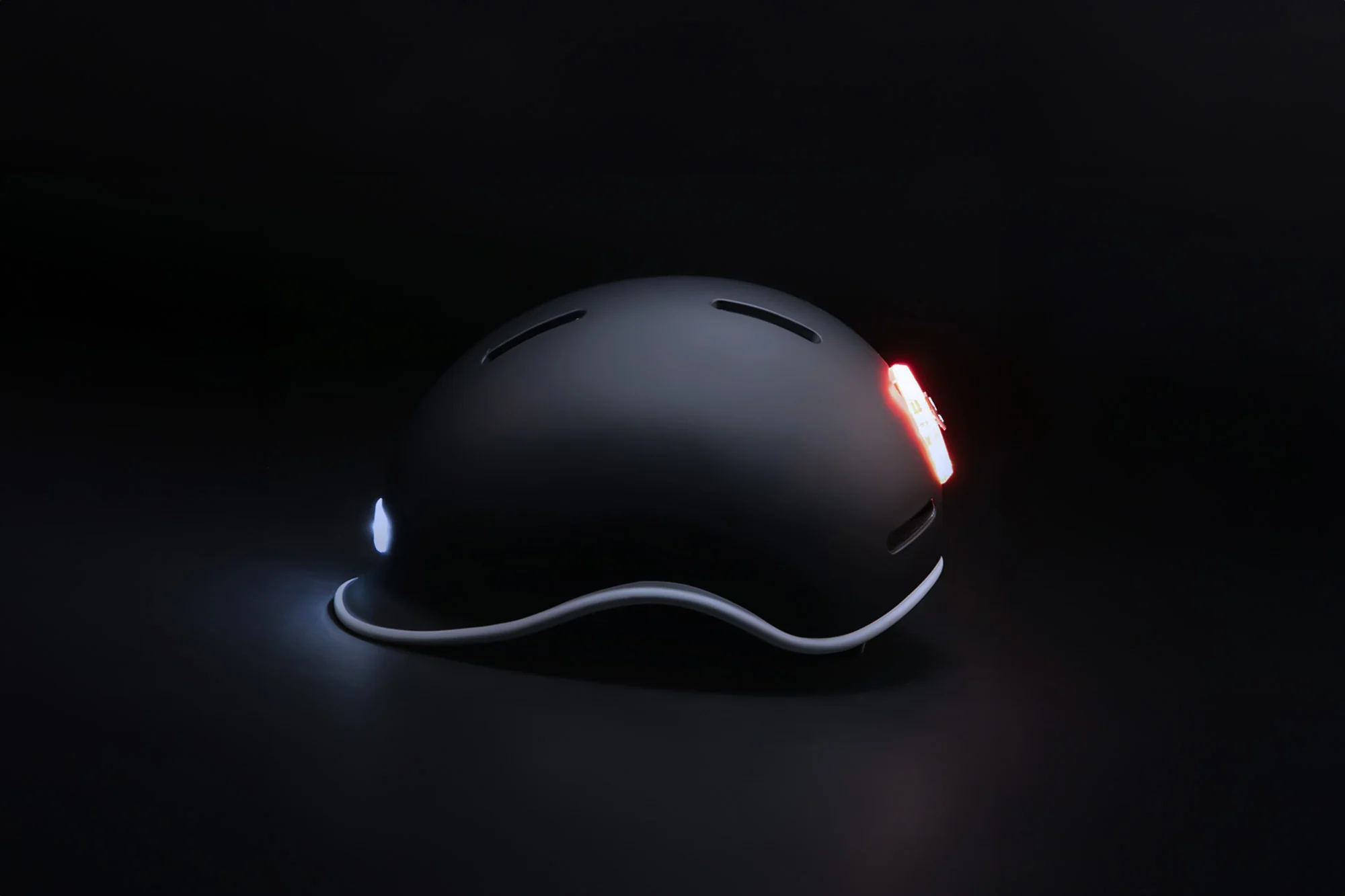Stylish Helmet with Light - Image 5