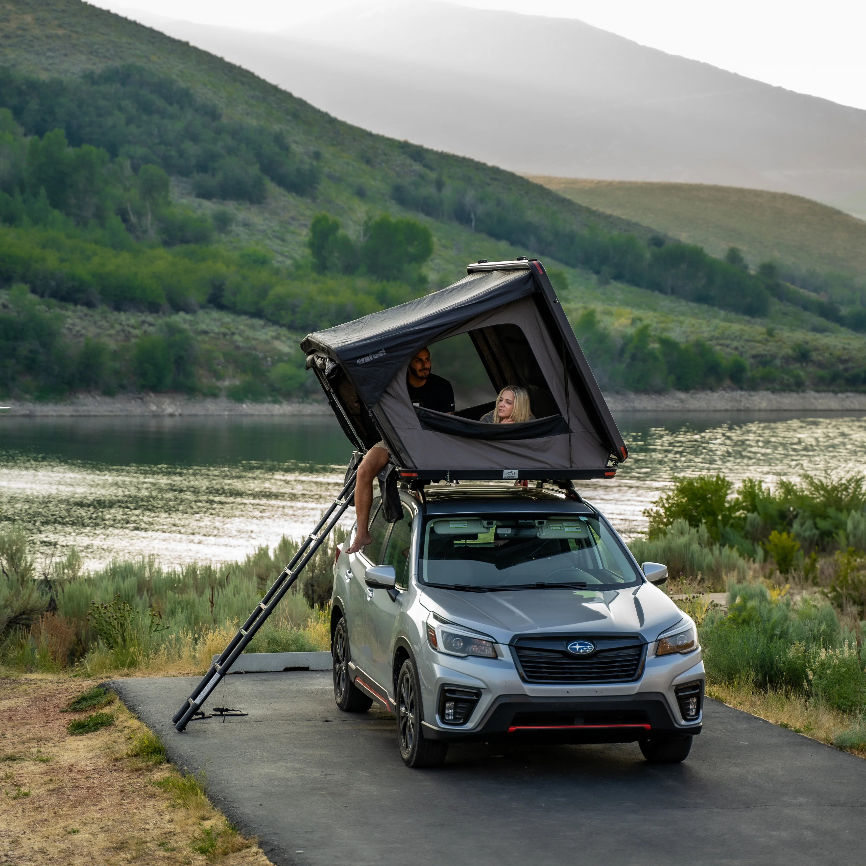 SummitBreeze XL - 55" Aluminum Rooftop Tent - Image 3