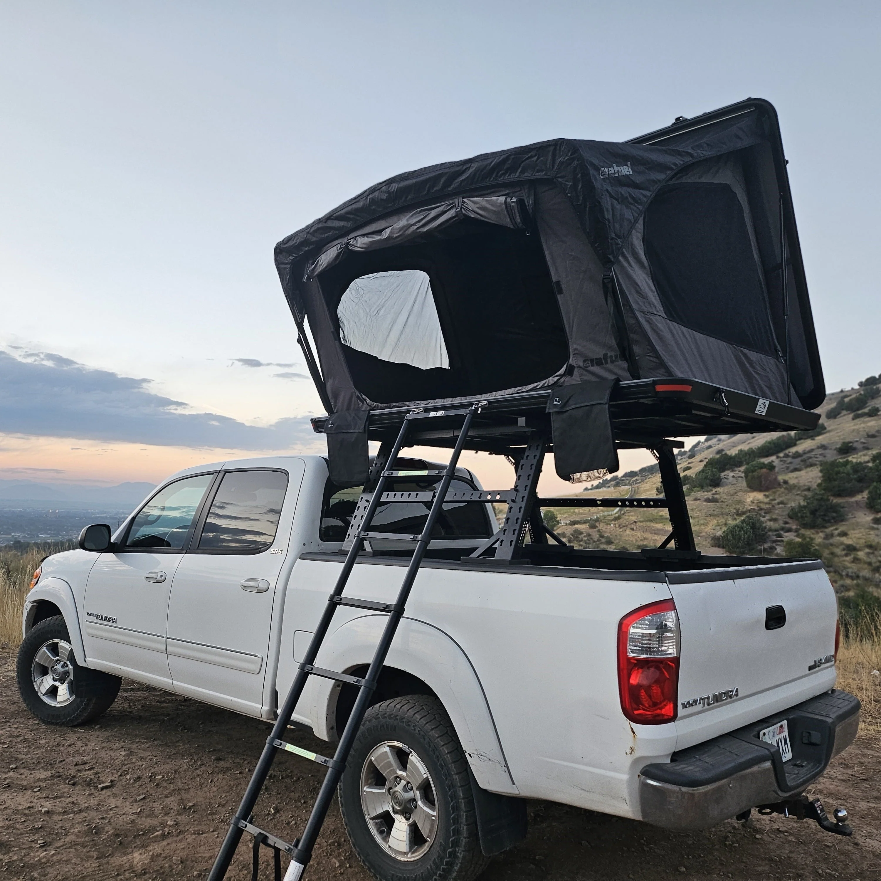 SummitBreeze XL - 55" Aluminum Rooftop Tent - Image 5
